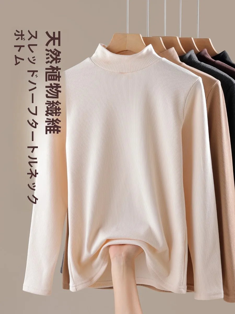 カーディガンの中に着る服は、本当に「柔らかさ」が勝る？