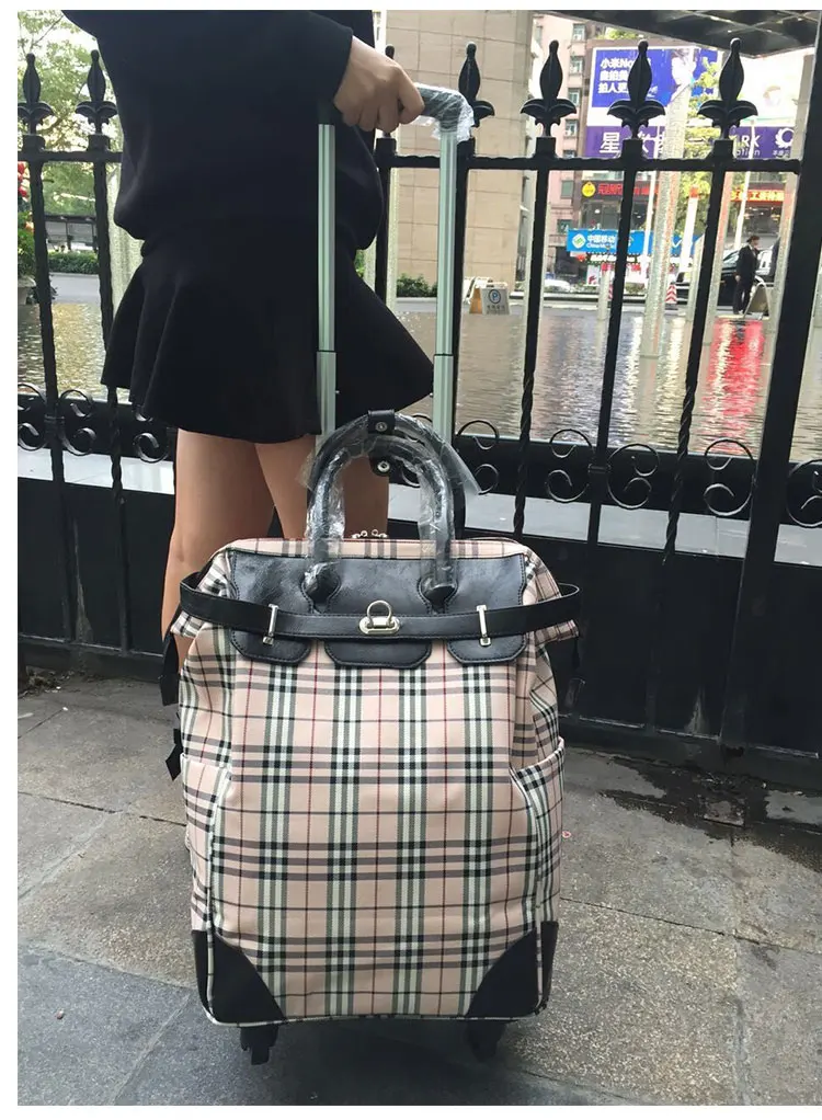 1泊2日旅行の荷物を軽くし、ファッションと機能を両立するカバンは？
