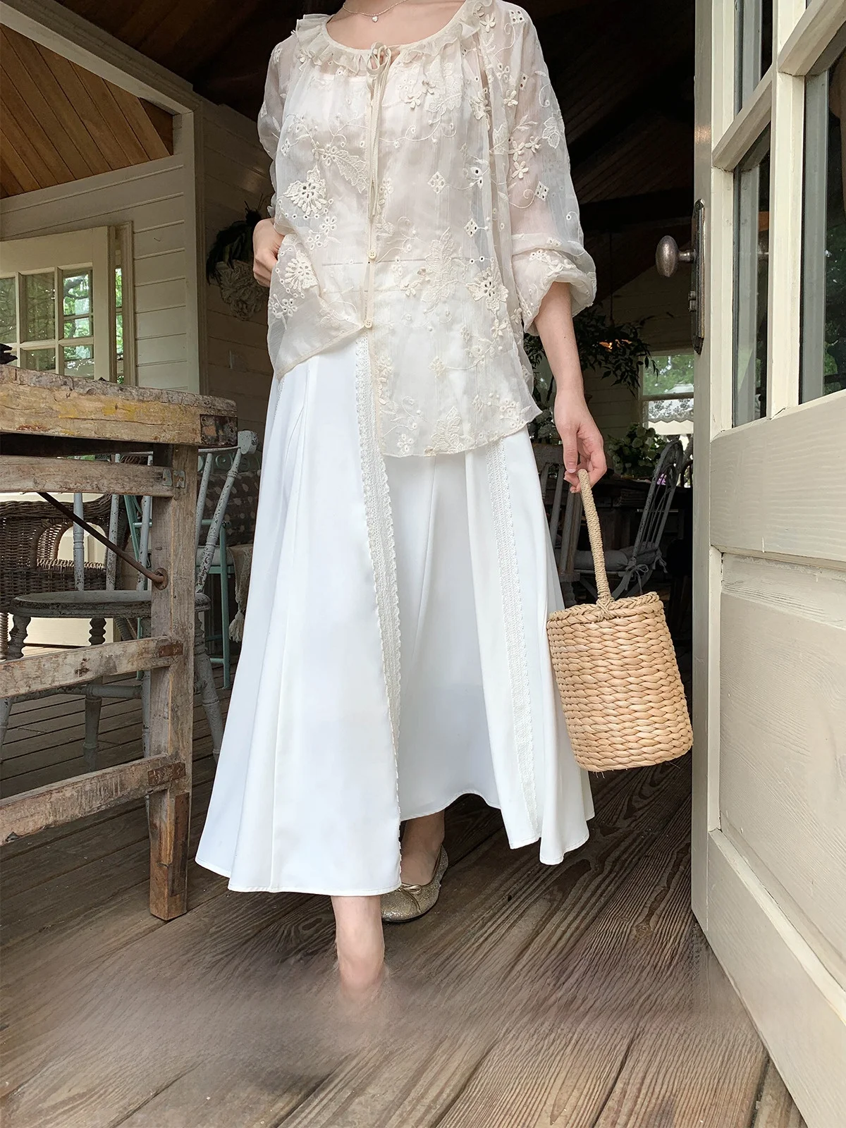 夏服コーデのスカートで迷うなら、この1点が救いになる？