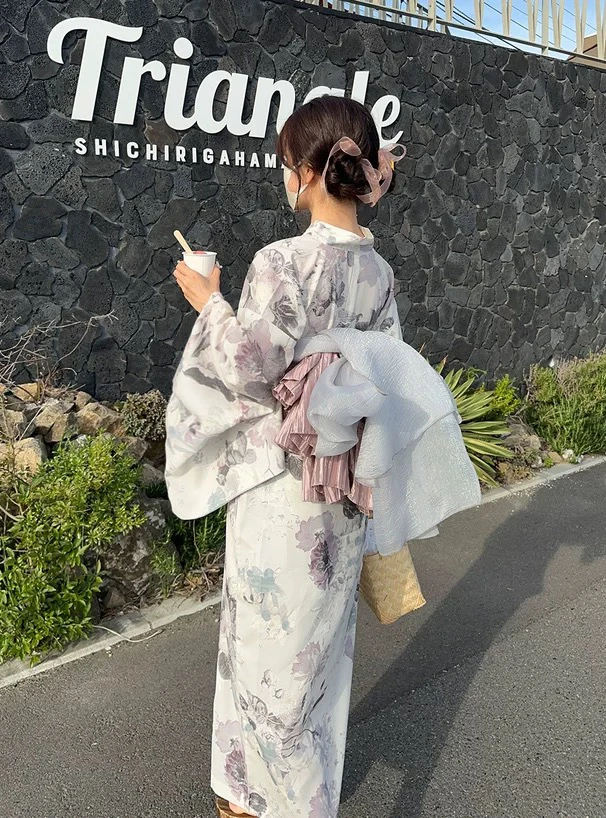 かんざし 着物をどう選ぶ？花火大会にぴったりの淡い花柄二部式ドレスが実は最強だった