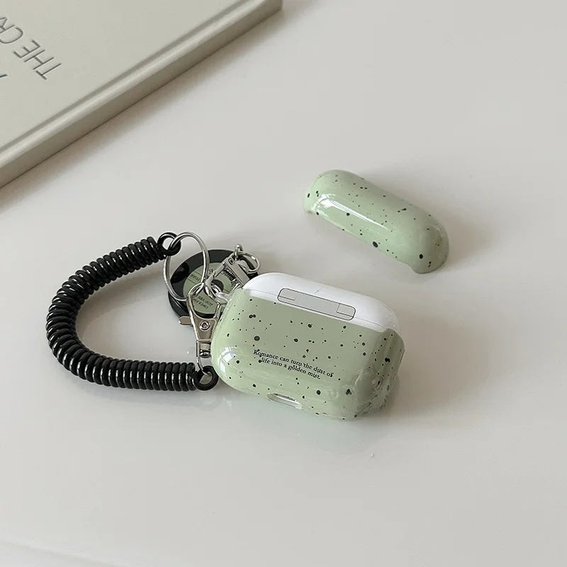 AirPods Pro2用 明るい抹茶グリーンのイヤフォンケース：中身構成と実用性の詳細解説