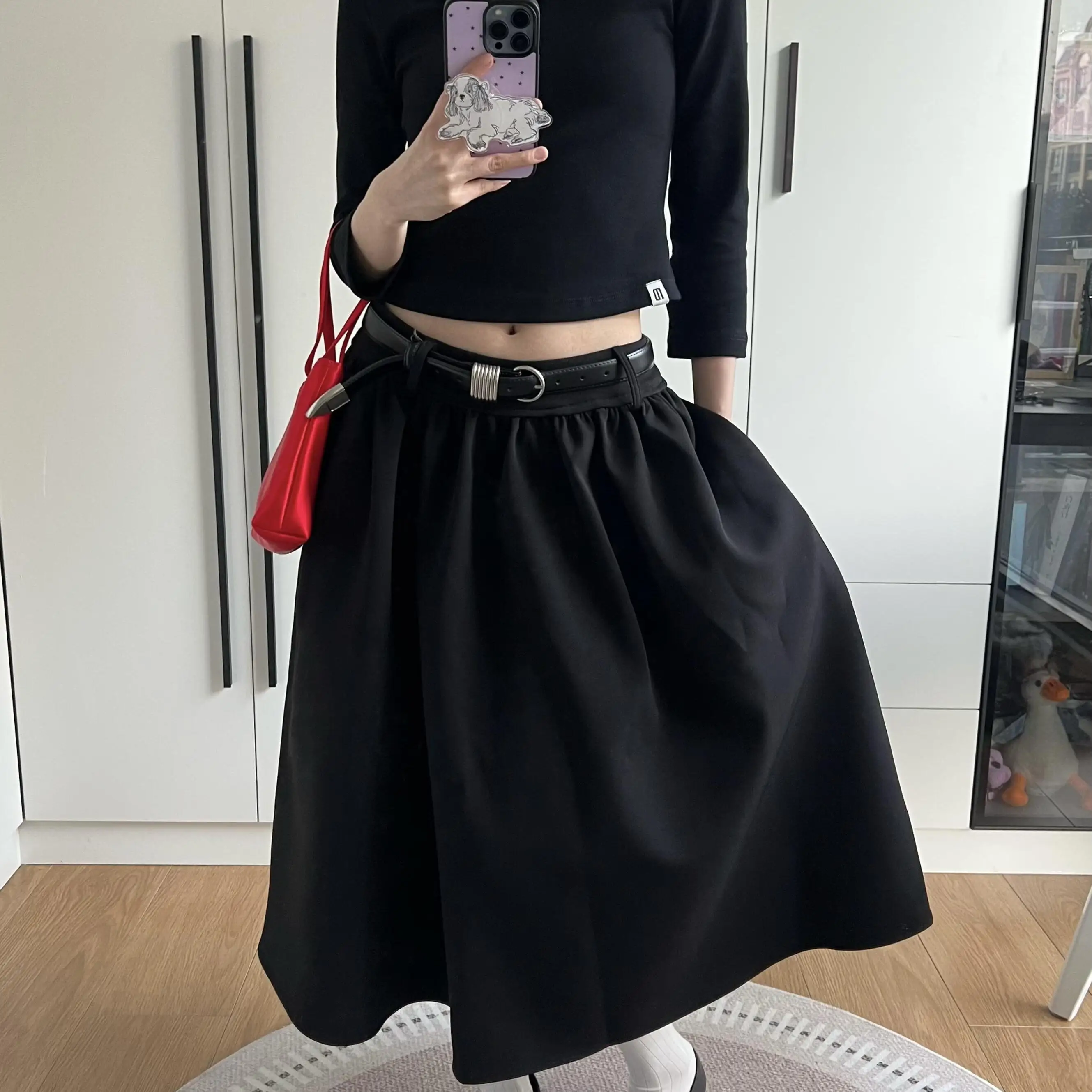 黒のマーメイドスカート コーデはどう選ぶ？百搭でシンプルなAラインスカートが解決するリアルな悩み