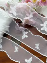 白い蝶の刺繍手作り DIY 生地