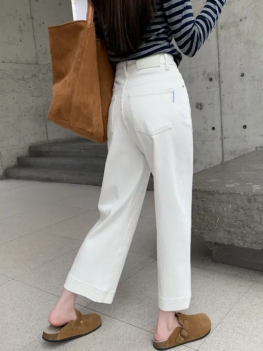ホワイトハイウエストデニムパンツ【スリムストレート・ゆったりシルエット】