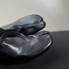 胎牛皮製のタビ型分趾ブーツ【太ヒール・ショート・女性用・秋冬向け】