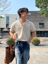 亀甲デザインのヘンリーネックTシャツ【黒・夏用・ゆったりフィット・カジュアル】