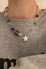 ヴィンテージ水晶ハートネックレス【高級感・小ぶりなデザイン・ビーズアクセサリー】