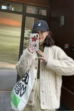 ホワイトVネック編み上げカーディガン【秋冬用・ゆったり・粗いニット】