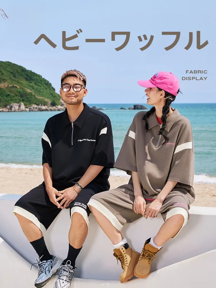半開きデザインのワッフル素材短袖Tシャツ：2026年最新メンズファッションのカジュアルスタイルに最適なアイテム