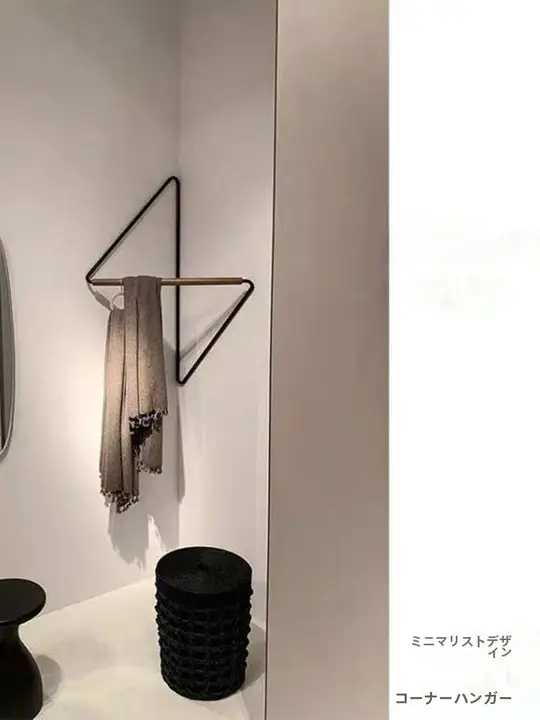 シンプルデザインの壁掛け衣類ハンガー【角型・インテリア装飾用】