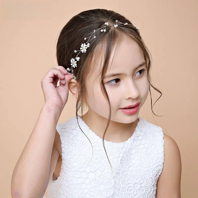 手作りの小雛菊ヘアバンド：4歳女の子向けの夏のドレスアクセサリーとしての実用性とデザイン性