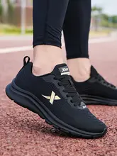 スニーカー メンズ メッシュ 合成皮革 防水 ブラック ランニング ウォーキング トラベル 春 「Xtep」