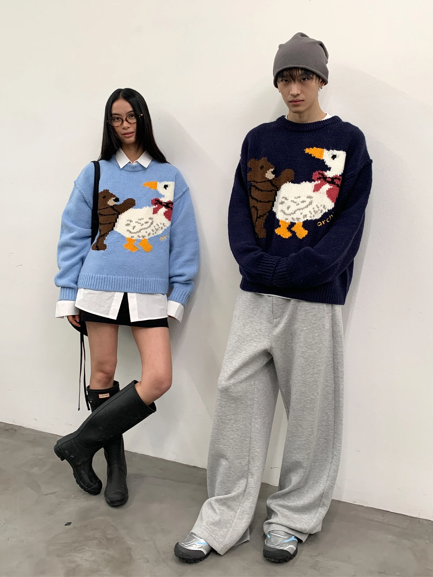 モックネック ロンT のデザインと実用性：Roaringwild ラウンドネックルーズニットセーターの詳細解析