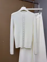 重工のビジュー飾り付きハイネックセーター【極上の柔らかさ・冬用・山羊毛・女性用】