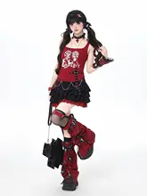 Y2K風デザイン感あるスリムフィットタンクトップ