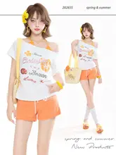 斜めネックデザインのオフショルダー半袖Tシャツ【夏用・スリムフィット・ダブルレイヤー風】（セットアップ対応）