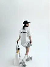 デザイン性のある夏用ルースフィットTシャツ【刺繍・コットン製・短袖】