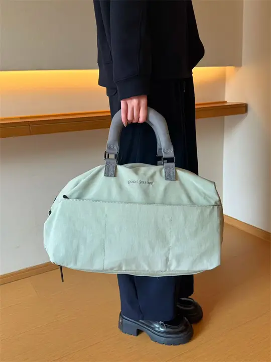 大容量旅行用トートバッグ【フィットネス・ヨガ対応・軽量デザイン】