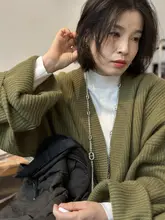 上質の雰囲気が漂う！中長丈 純羊毛カーディガン【フィット感◎・シンプルデザイン】