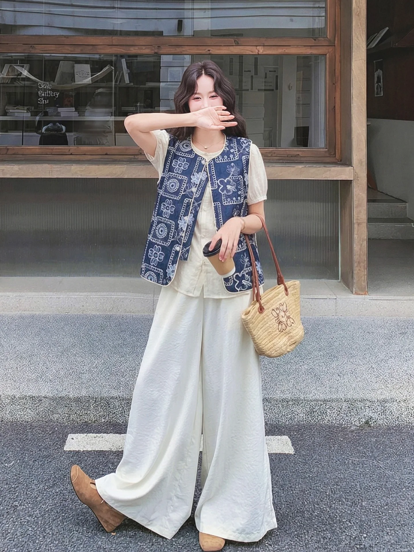 ヴィンテージ風刺繍エプロンベストとワイドパンツセット：2026年夏のファッションと実用性を徹底検証