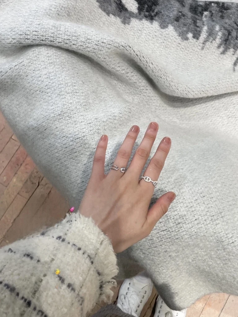 小豚鼻ゴールドリング：高級感と個性を融合した輕奢デザインアクセサリー通販