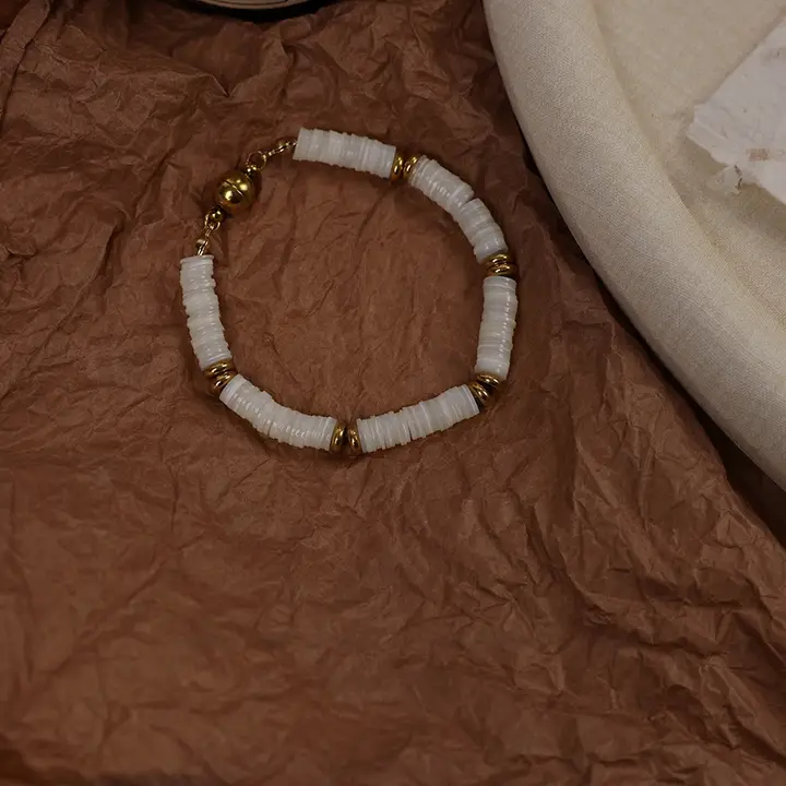 天然白貝のブレスレット【気品ある文芸風・フランス風・ヴィンテージデザイン】