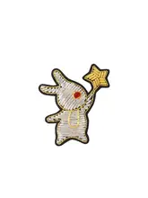 インディアシルク製 ハンド刺繍ウサギブローチ【高級感・個性的・ファッションアクセサリー】