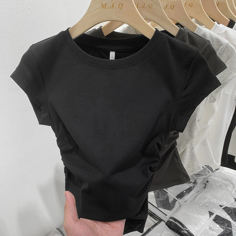 グレーのショートスリー  ブTシャツ：修身型デザインとシンプルなカジュアルスタイルの実用性解析