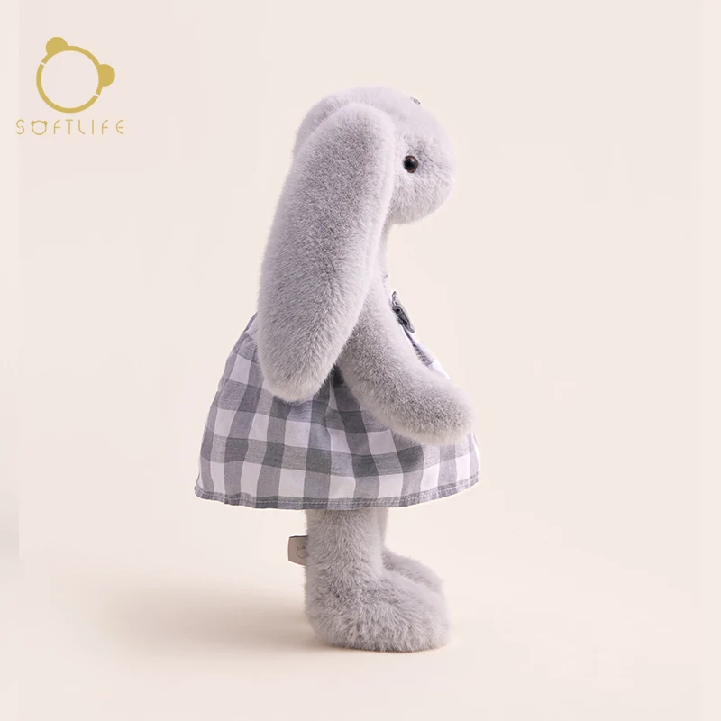 かわいいウサギのぬいぐるみ：大人の癒しに最適な抱きしめデザインのコンパニオン