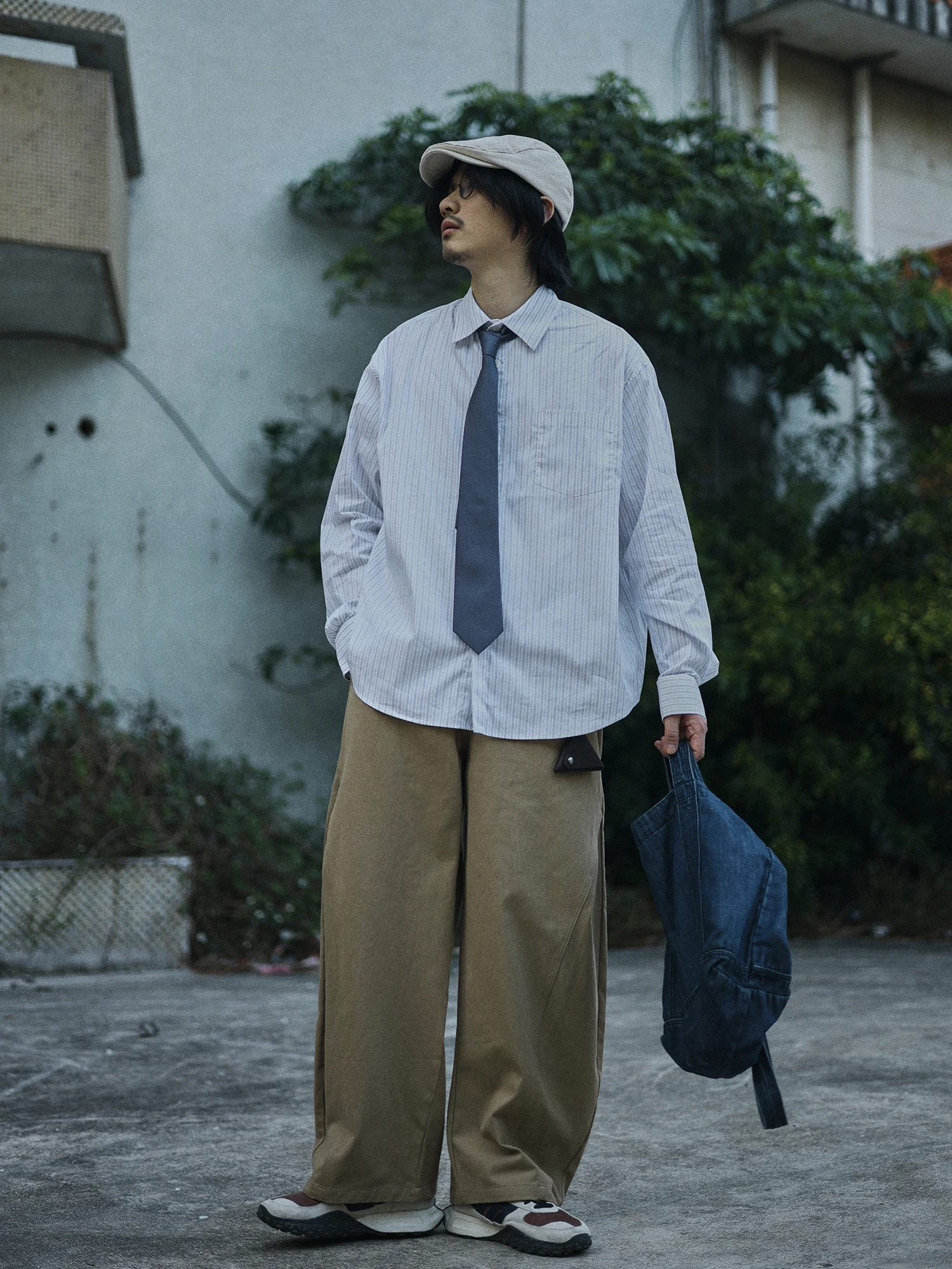 白衣メンズ人気の本質は？「清潔感」と「ゆとり」が融合した1着が今、通勤と日常を救う