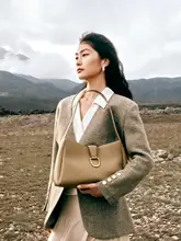 高級感ある本革製ショルダーバッグ【通勤・女性用・トートスタイル】