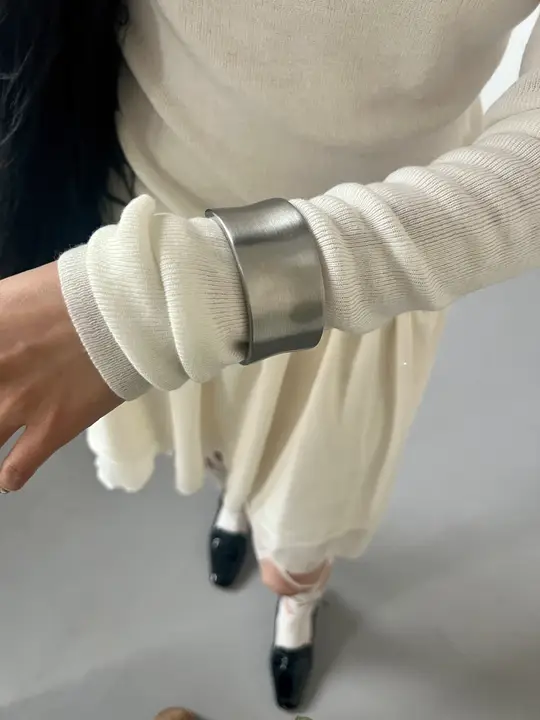 マットな質感のワイドバングル【小物デザイン・ビンテージ風・女性用】