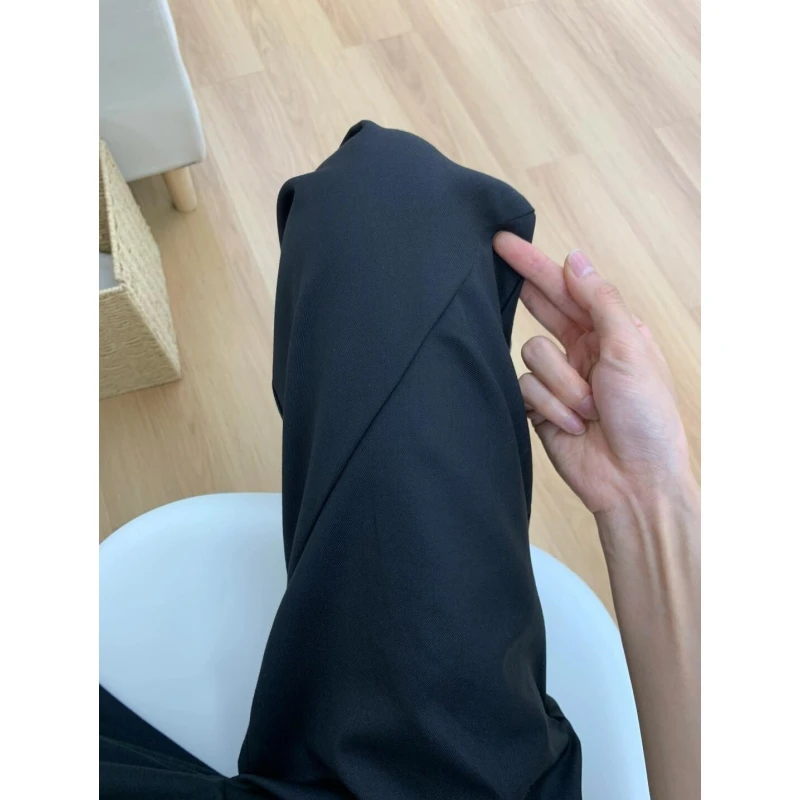 2026秋冬トレンド パンツ で失敗しない着こなしは？黒いワイドレッグパンツの選び方と活用法