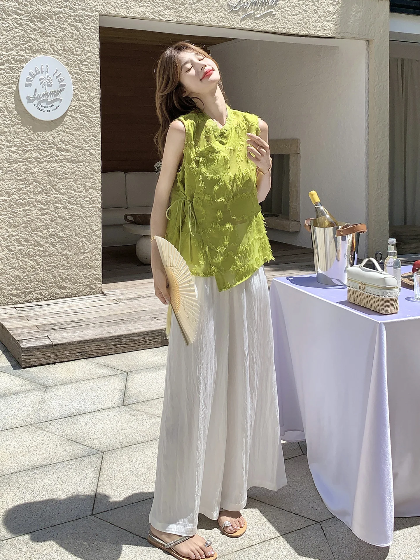 新中式不規則デザインノースリーブトップスとワイドパンツセット：8月末に着るおすすめファッション