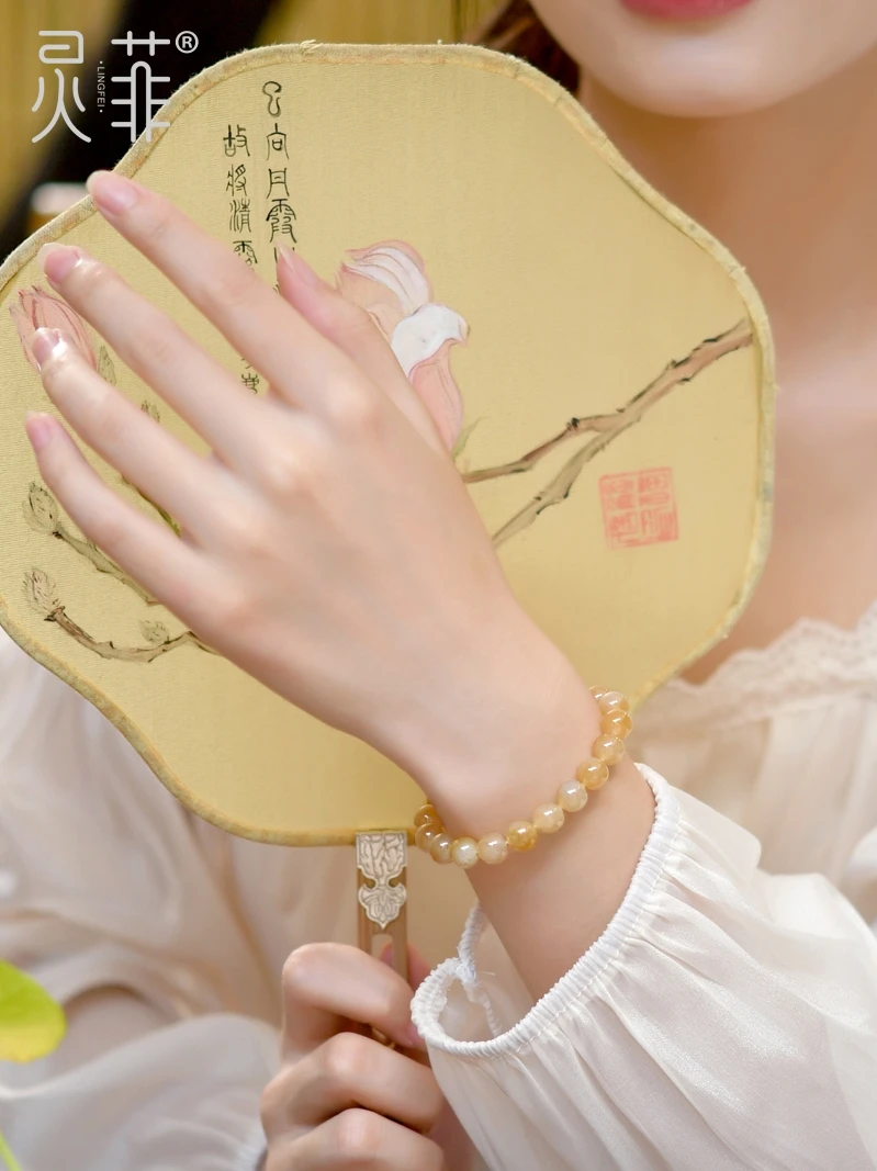 天然和田玉手首飾り：amber jade とは何か？その特徴と実際の使用シーン