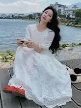 美しいデザインの白いワンピース【夏用・ビーチリゾート・ロング丈・軽やか】