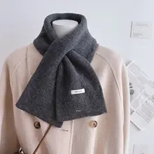 全羊毛製の無地マフラー【短丈・秋冬用・保温性・婦人用】