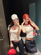 人像プリントTシャツ【デイリーダッシュ】とデニムスカート（セットアップ対応）