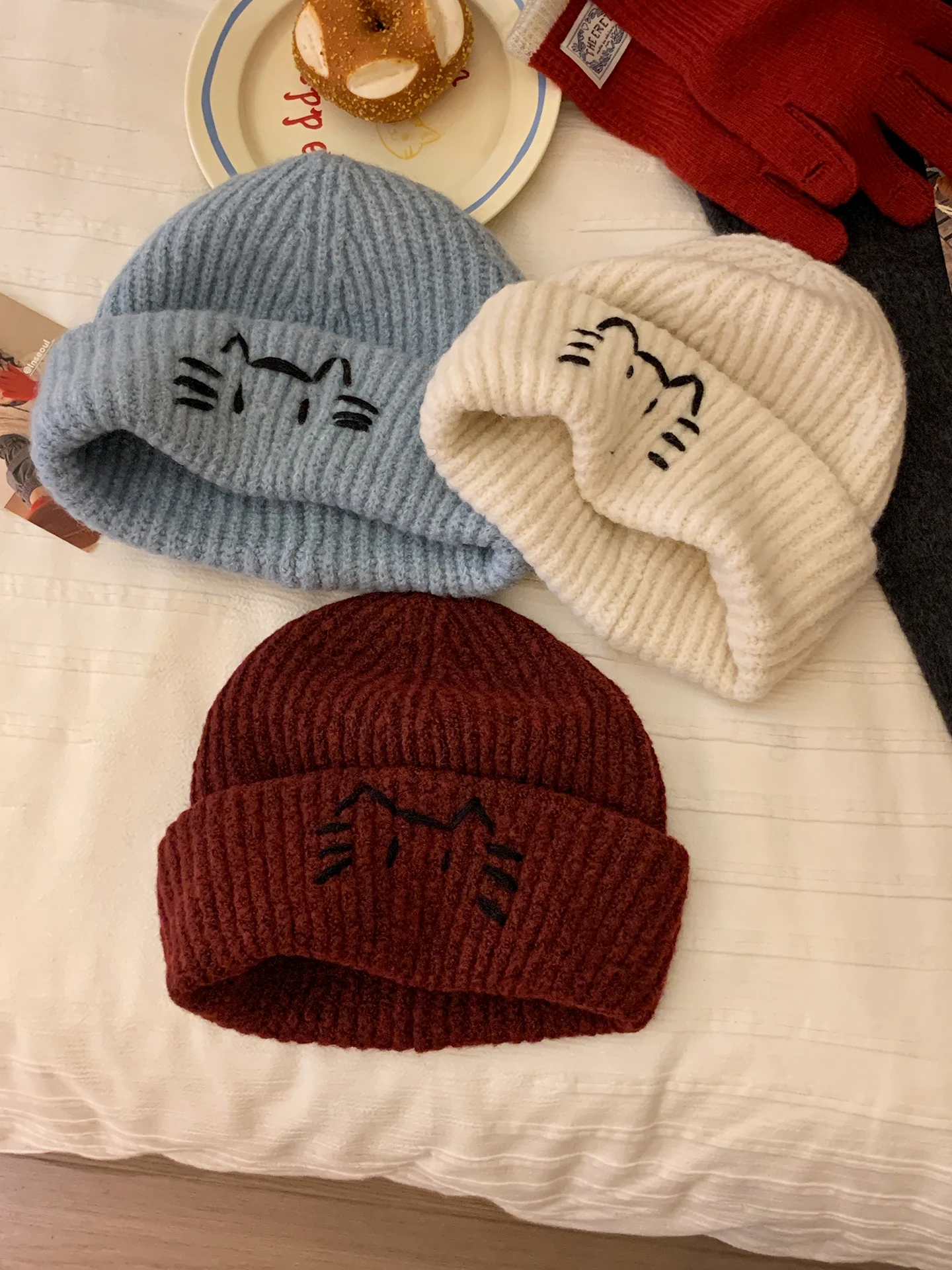 ニット帽を選びすぎて似合わない？可愛い猫の刺繍入りニット帽で解決する方法とは？