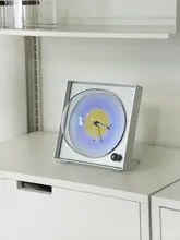 ヴィンテージスタイルの金属バウハウス時計【静音・インテリアデコレーション用】