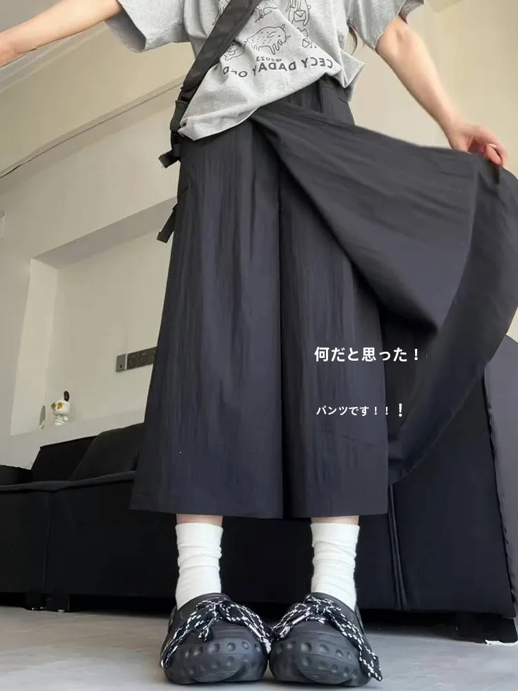 ウエスト60cmのワークパンツは高腰フレアデザインで通勤スタイルを実現