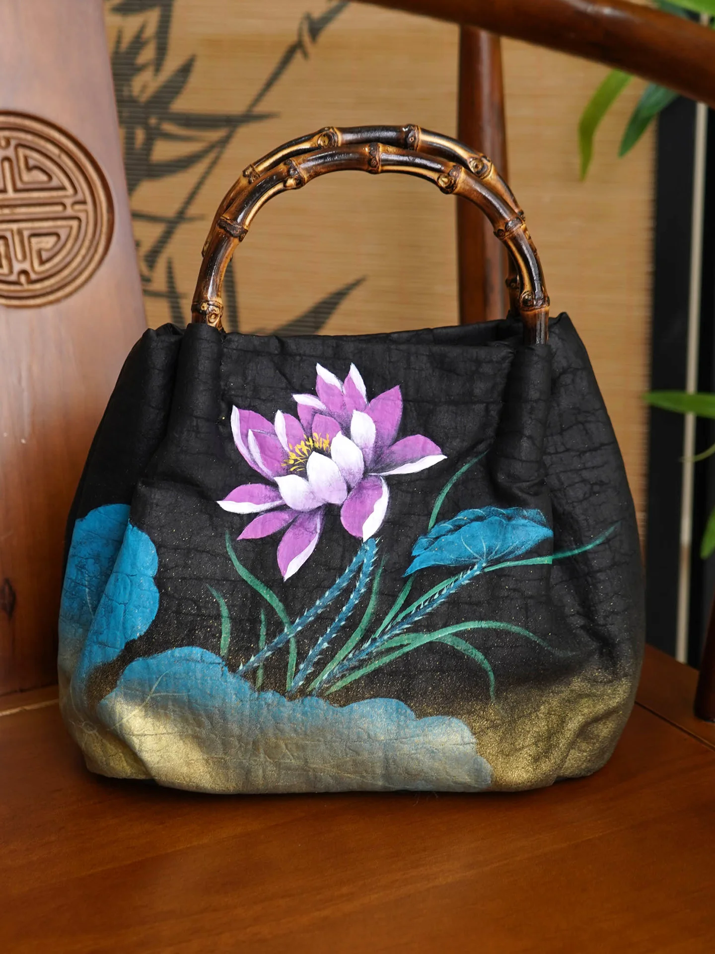 手描き蓮花のシルク竹節バッグ：軽量で通勤に適する新中式女性バッグ