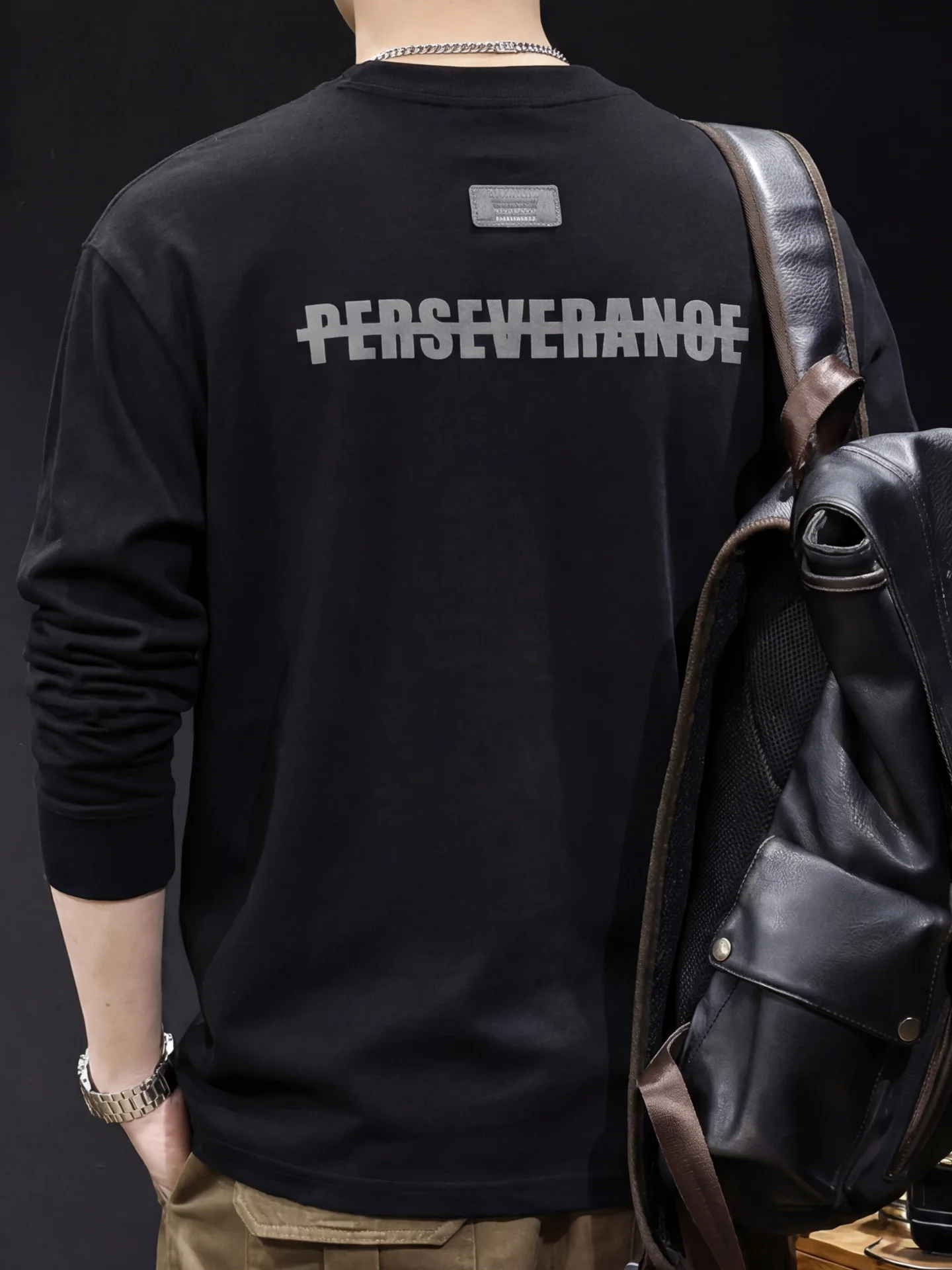 中学生・高校生男子が選ぶべきブランドファッションは？ロゴプリントTシャツの選び方を徹底解説