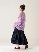 透け感のあるフラワーレースデザインの長袖Tシャツ【紫・女性用・夏向け】