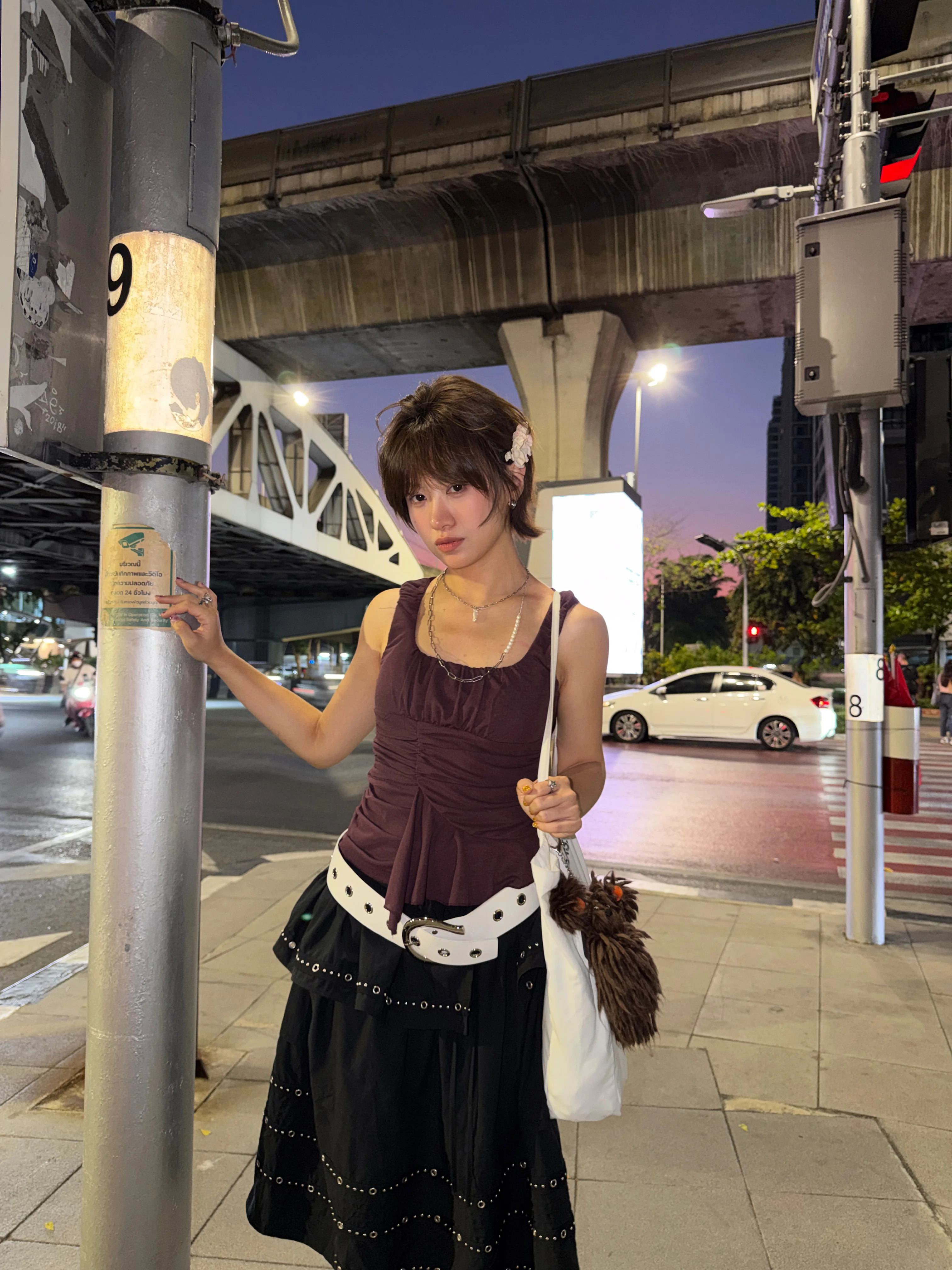40代の女性にぴったり？フェミニンで着こなしやすいレディースサロペットスカートはどう選ぶ？