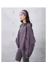 オリジナルデザインの女性用薄手パーカー【フード付き・日焼け防止・バットウィングスリーブ・ゆったりシルエット】