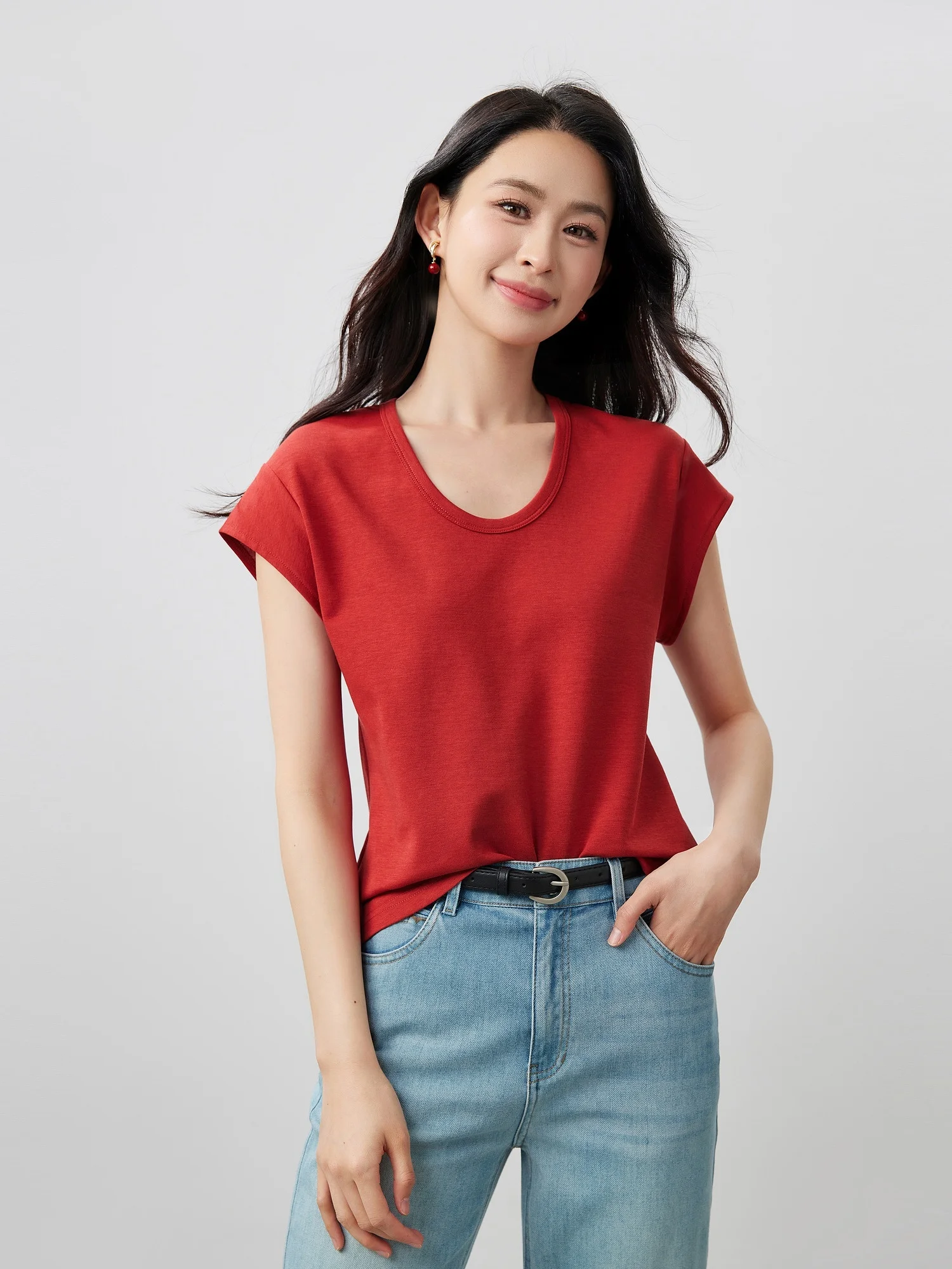 夏用涼感レディースUネック短袖Tシャツ ママコーデに最適なシンプルデザイン