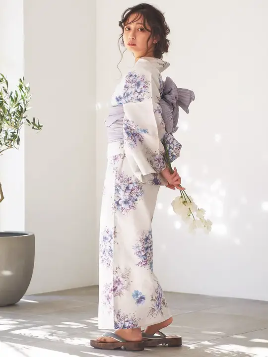 伝統的な浴衣【女性用・小柄・春夏用・通気性のある麻風生地】（セットアップ対応）