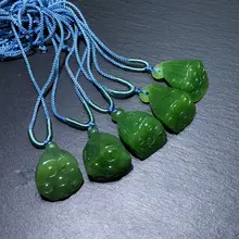 天然和田玉碧玉の蓮の実ペンダント【手彫り・ランダム発送】