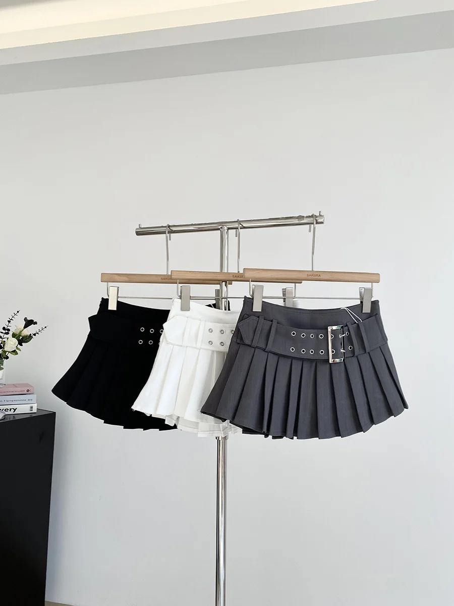 トレンドフェミニンの定義を知りたい！この一着で通勤スタイルを変える方法は？